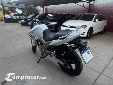 YS Fazer 250 LIMITED EDITION
