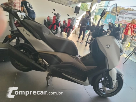 XMAX 250 CONNECTED