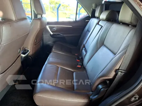 HILUX SW4 2.8 D-4d Turbo SRX 7L 4X4