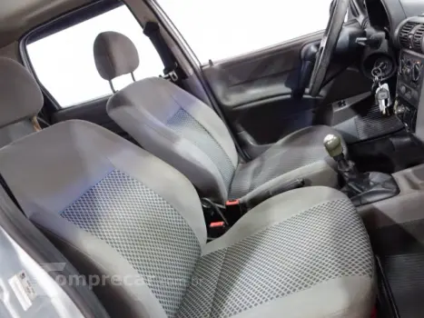 CLASSIC - 1.0 MPFI VHCE 8V 4P MANUAL