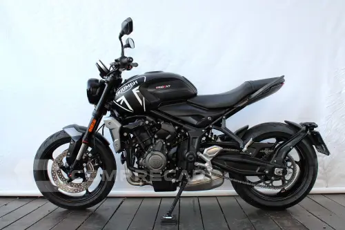 TRIUMPH TRIDENT 660
