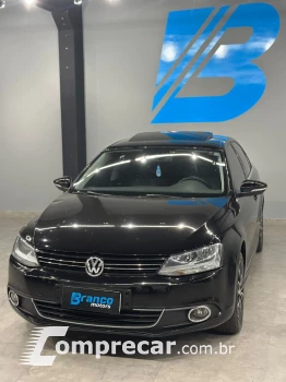Volkswagen JETTA 2.0 TSI Highline 4 portas