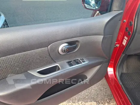Livina 1.8 S 16V Flex 4P Automático