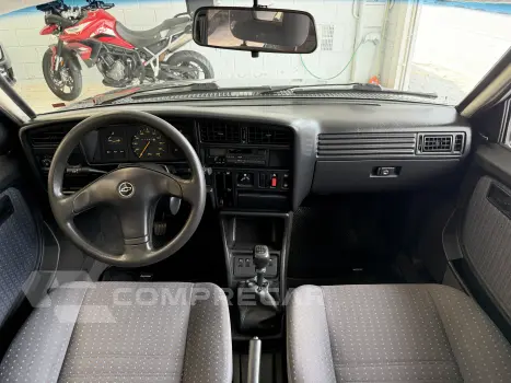 MONZA 2.0 EFI GL 8V