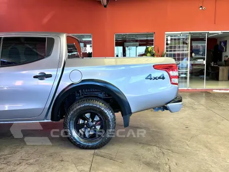 L200 TRITON 2.4 16V TURBO DIESEL OUTDOOR GLS CD 4X4 AUTOMÁTI