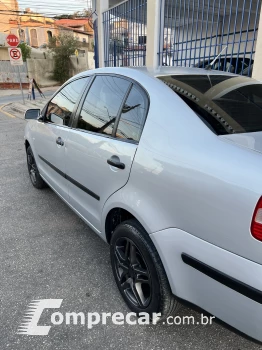 POLO SEDAN 1.6 8V