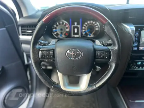 HILUX SW4 2.7 SRV 7 LUGARES 4X2 16V FLEX 4P AUTOMÁTICO