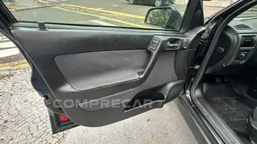 ASTRA 1.8 MPFI Sedan Comfort 8V