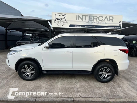 HILUX SW4 2.7 SR 7 Lugares 4X2 16V
