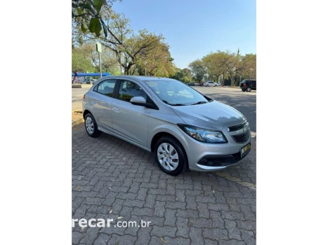 CHEVROLET ONIX 1.4 MPFI LT 8V FLEX 4P MANUAL 4 portas