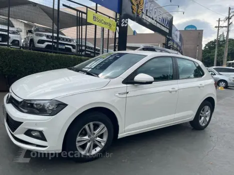 Volkswagen POLO 1.0 200 TSI Comfortline 4 portas