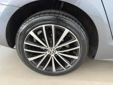 JETTA Highline 2.0 TSI 16V 4p Tiptronic