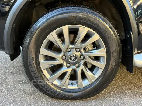 HILUX SW4 2.8 D-4d Turbo SRX 7L 4X4