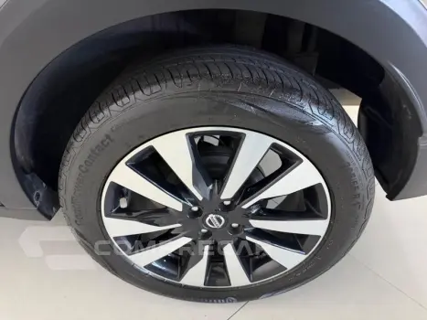 KICKS SV CVT