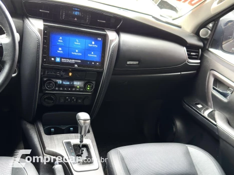 HILUX SW4 2.8 D-4D TURBO DIESEL SRX PLATINUM 7L 4X4 AUTOMÁTI