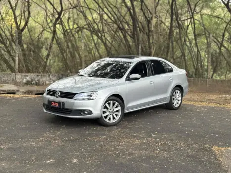Volkswagen JETTA 2.0 COMFORTLINE 120CV FLEX 4P TIPTRONIC 4 portas