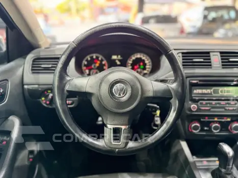 JETTA - 2.0 COMFORTLINE 4P MANUAL