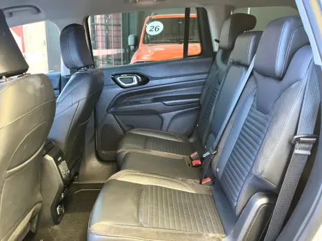 COMMANDER 1.3 T270 TURBO FLEX LIMITED AT6