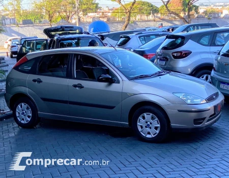 FORD FOCUS 1.6 8V 4 portas