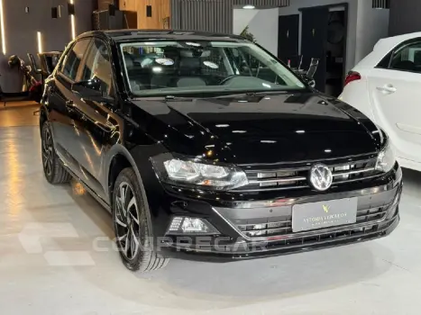 Volkswagen POLO 1.0 200 TSI HIGHLINE AUTOMÁTICO 4 portas