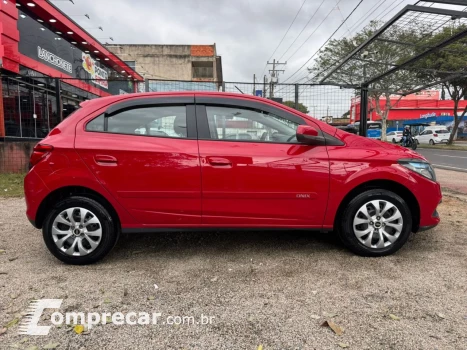 Onix Hatch 1.4 4P FLEX LT AUTOMÁTICO