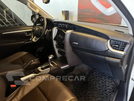 Hilux SW4 2.7 16V 4P FLEX SRV 7 LUGARES AUTOMÁTICO