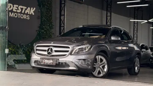 Mercedes-Benz GLA 250 Vision 2.0 TB 16V 211cv Aut. 4 portas