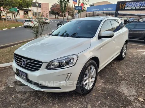 Volvo XC60 2.4 D5 Momentum AWD 4 portas