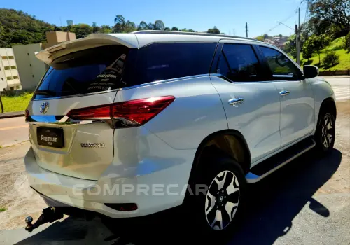 HILUX SW4 2.8 D-4d Turbo Diamond 7L 4X4