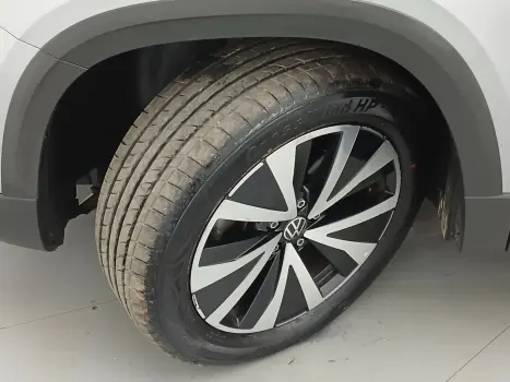 TAOS 1.4 250 TSI TOTAL FLEX HIGHLINE AUTOMÁTICO