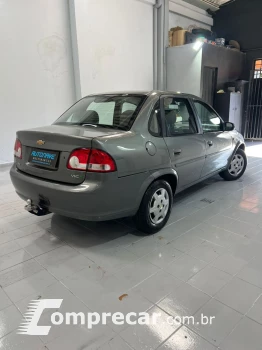 Classic Sedan 1.0 4P