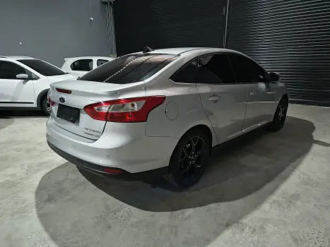 FOCUS 2.0 Titanium Sedan 16V