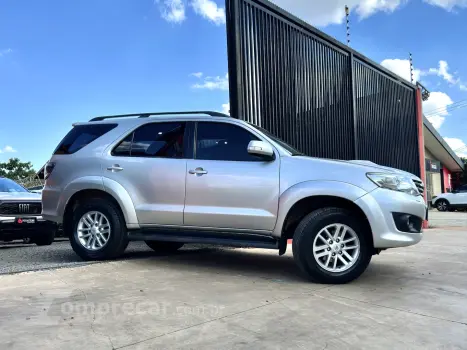 HILUX SW4 3.0 SRV 4X4 16V TURBO INTERCOOLER DIESEL 4P AUTOMÁ