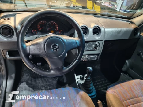 CELTA 1.0 MPFI Life 8V