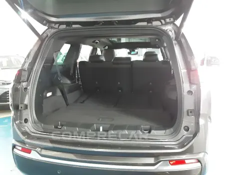 COMMANDER 1.3 T270 TURBO FLEX OVERLAND AT6