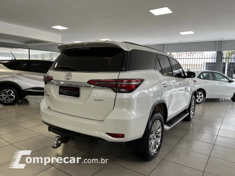 HILUX SW4 2.8 D-4d Turbo SRX 4X4