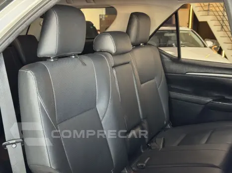 Hilux SW4 2.8 16V 4P SRX 4X4 7 LUGARES TURBO DIESEL AUTOMÁTI