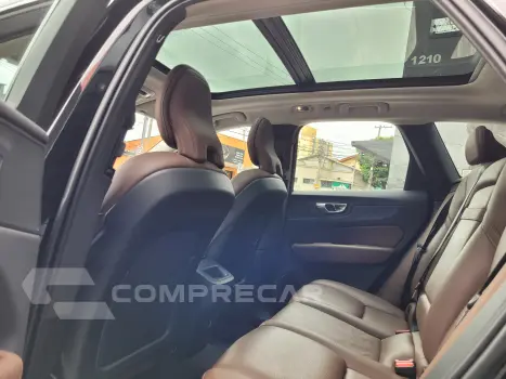 XC60 2.0 T5 Momentum AWD Geartronic