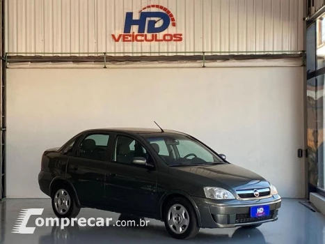 CORSA SEDAN PREMIUM