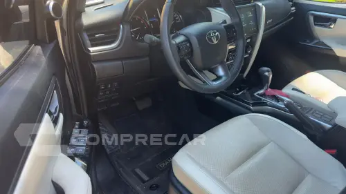 HILUX SW4 2.8 D-4d Turbo Diamond 7L 4X4