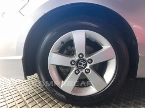 CIVIC - 1.8 LXS 16V 4P AUTOMÁTICO