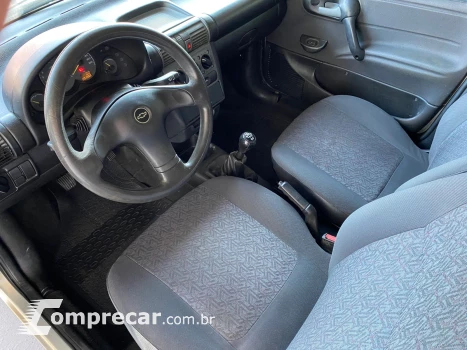 CORSA 1.6 MPFI Classic Sedan 8V