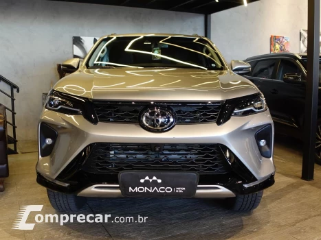 Hilux SW4 2.8 16V 4P SRX PLATINUM 4X4 7 LUGARES TURBO DIESEL