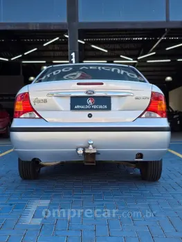 Focus Ghia Sed. 2.0 16V/ 2.0 16V Flex 4p