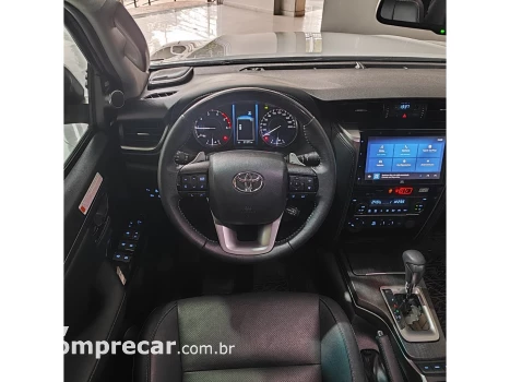 HILUX SW4 2.8 D-4D TURBO DIESEL SRX PLATINUM 7L 4X4 AUTOMÁTI