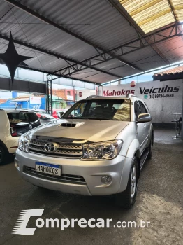 Hilux SW4 SRV D4-D 4x4 3.0 TDI Dies. Aut