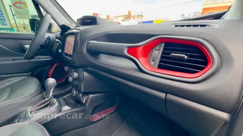 RENEGADE 1.3 T270 Turbo Trailhawk 4X4