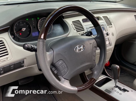 AZERA 3.3 MPFI GLS Sedan V6 24V