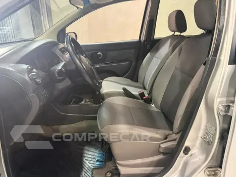 Livina 1.6 16V 4P FLEX