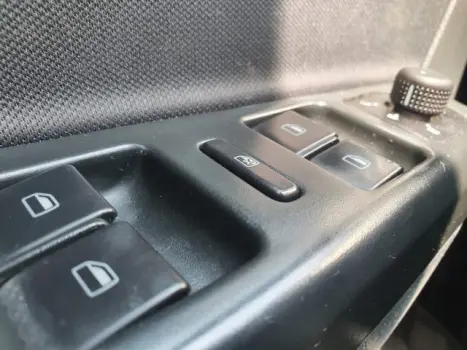 FOX - 1.6 MI 8V 4P AUTOMATIZADO